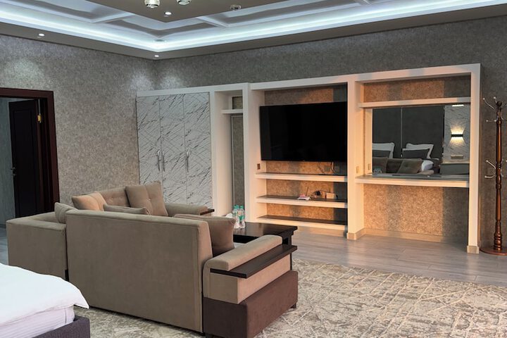 Room 30 of 68