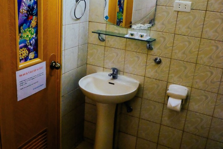 Room 14 of 26
