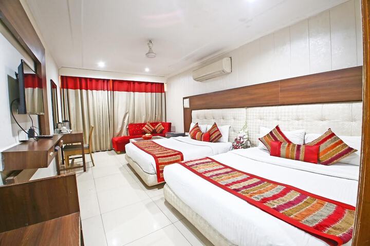 Room 26 of 42
