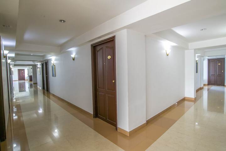 Ballroom/Hall 37 of 51