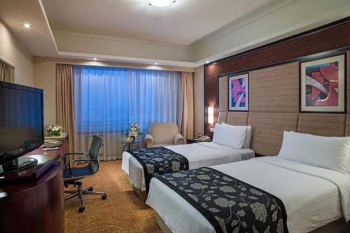 Room 26 of 42