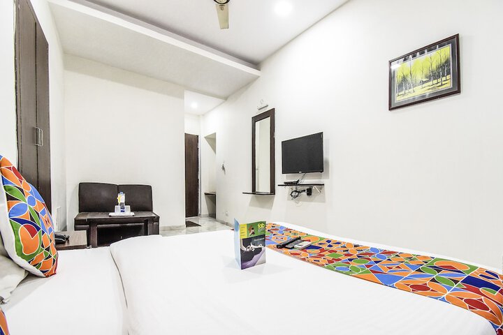 Room 16 of 24