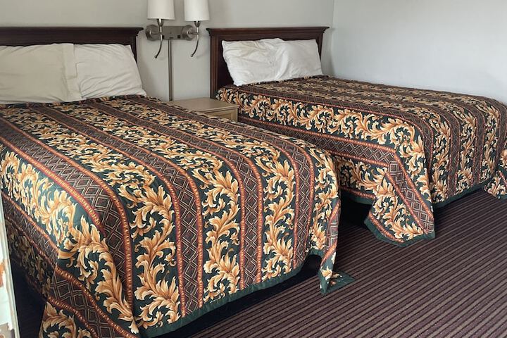Room 10 of 42