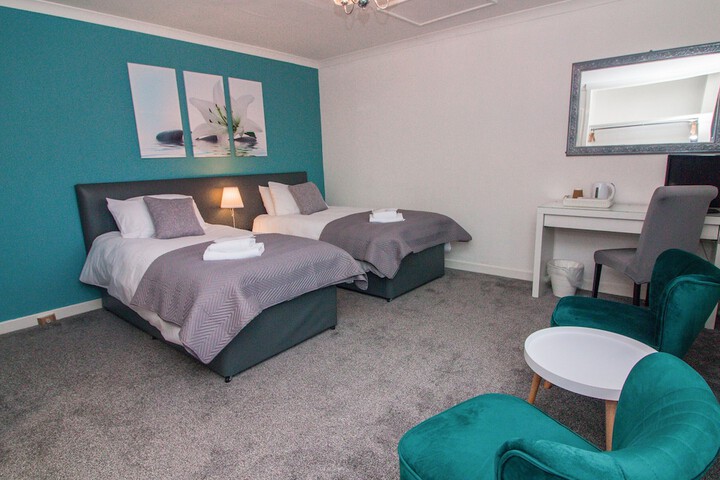 Room 4 of 13