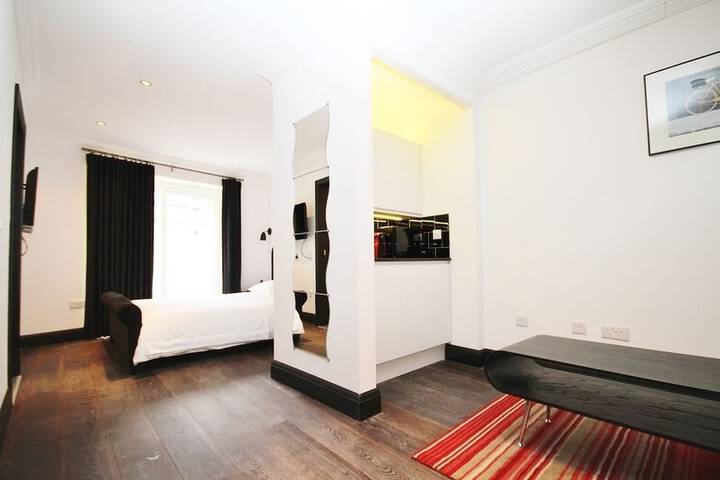 Room 3 of 27