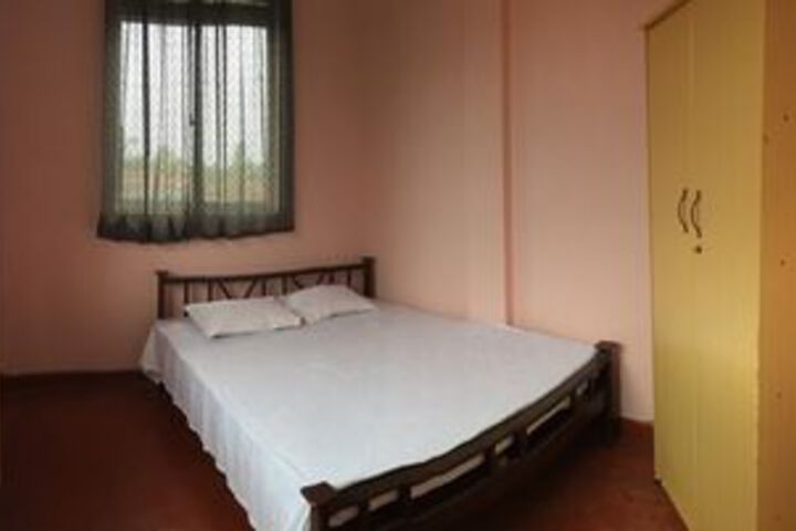Room 27 of 87