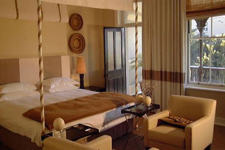 Room 5 of 20
