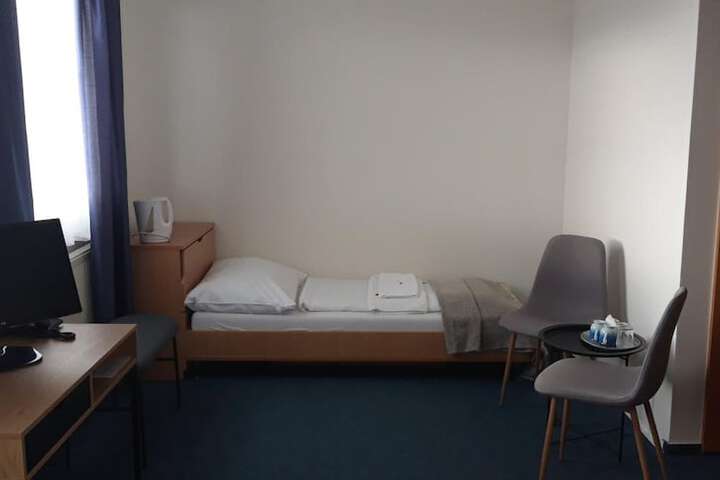 Room 30 of 49