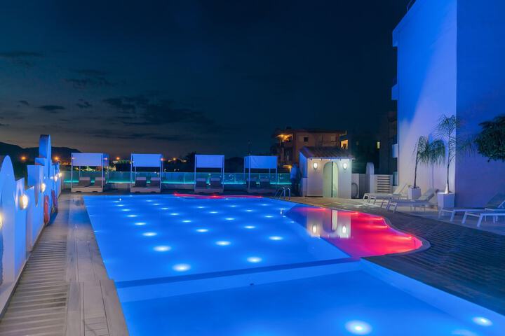 Pool 17 of 32