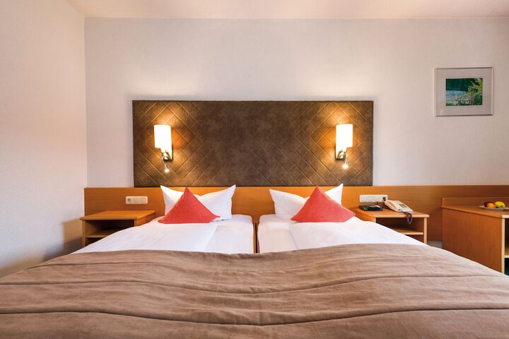 Room 13 of 70