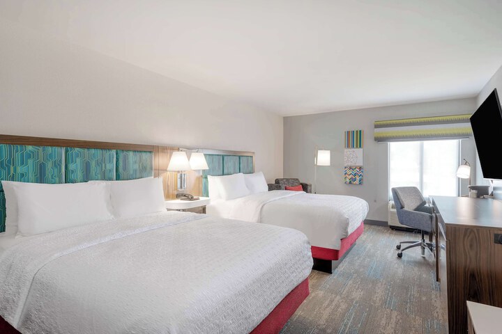 2 Queen Beds (2 of 4)
