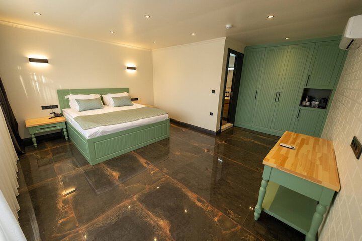 Room 20 of 49