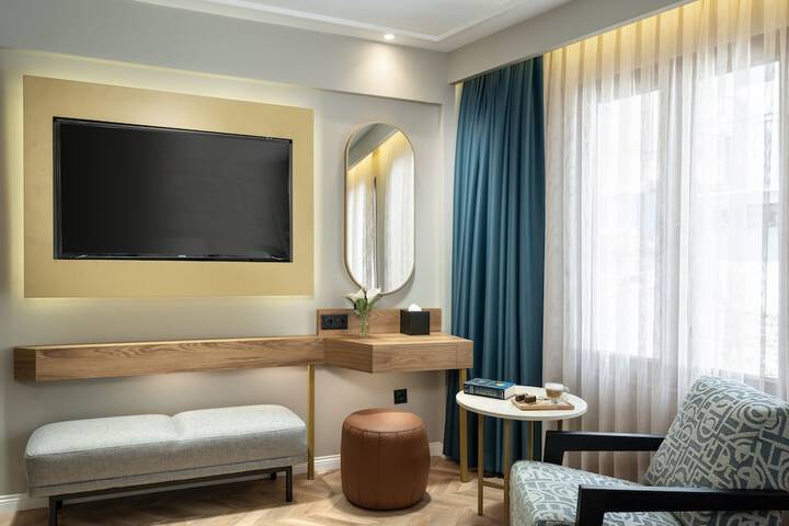 Room 10 of 30