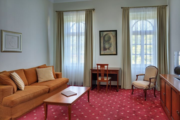 Room 3 of 39