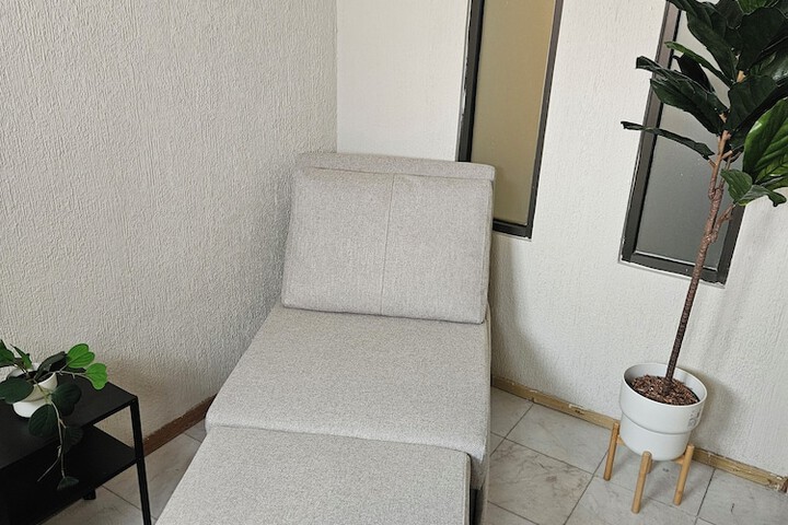 Room 33 of 48