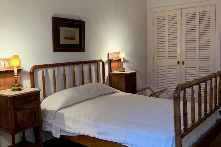 Room 2 of 39