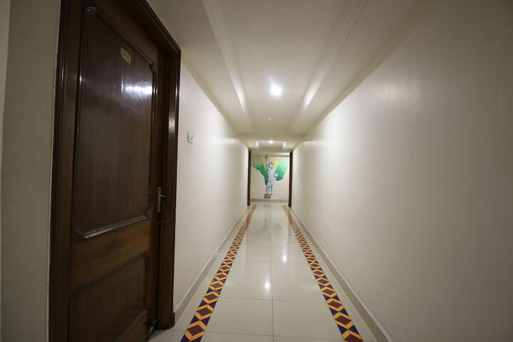 Ballroom/Hall 24 of 27