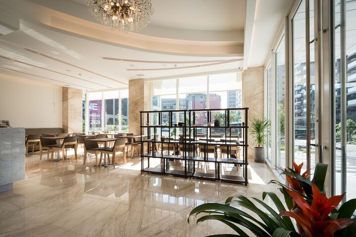 Hotel Interior 4 of 31
