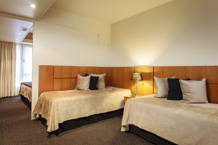 Room 30 of 80
