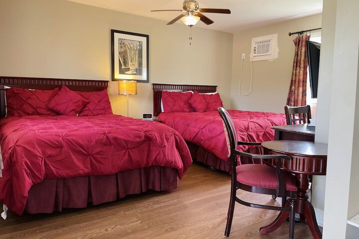 Room 6 of 16