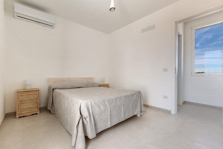 Room 5 of 49