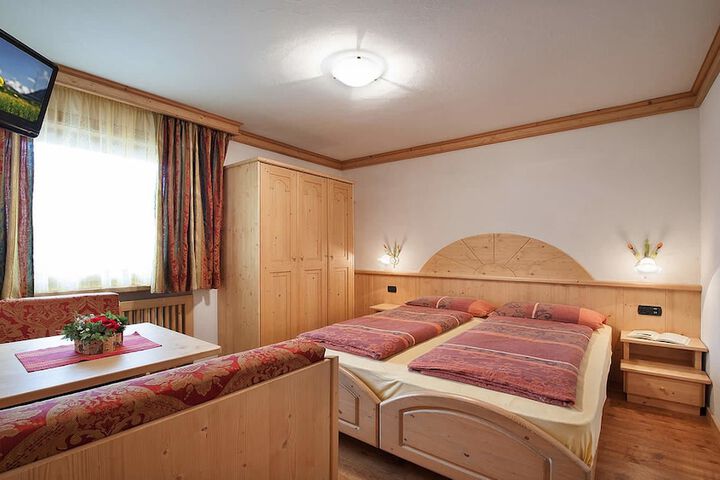 Room 13 of 24
