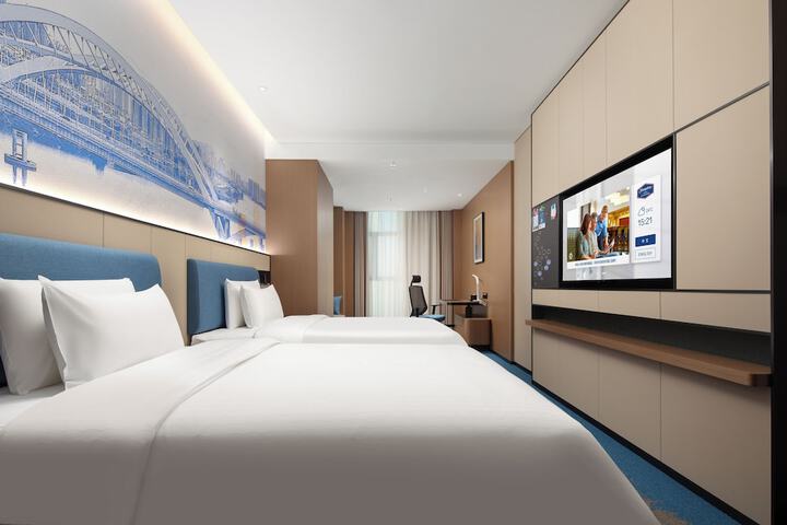Room 2 of 11