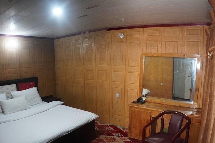 Room 10 of 67
