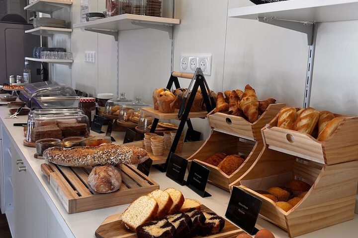 Breakfast/Coffee Service 17 of 34