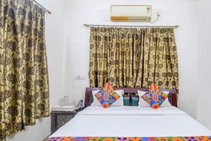 Room 10 of 14