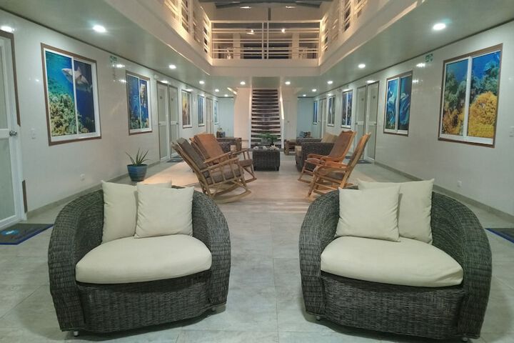 Ballroom/Hall 12 of 13