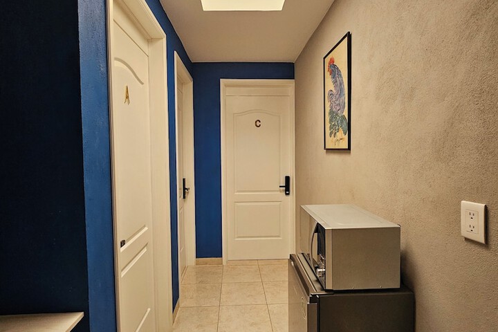 Room 18 of 21
