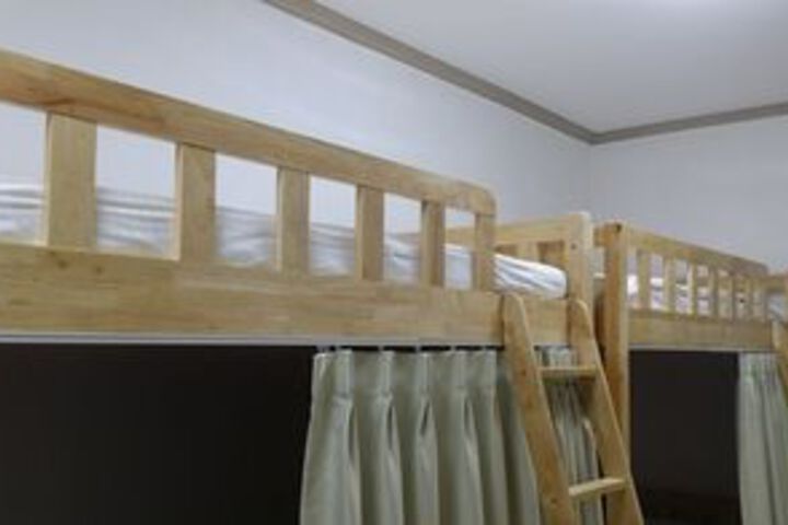 Room 14 of 32