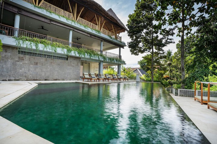 Pool 22 of 29