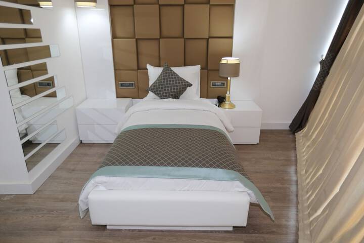 Room 5 of 61