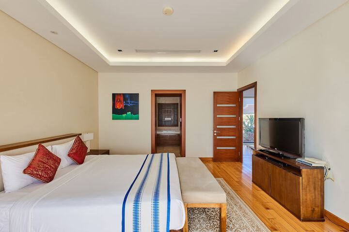 Room 6 of 246