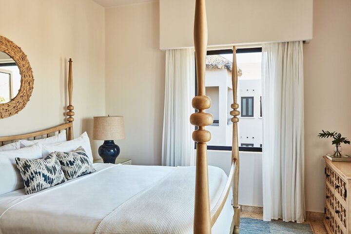 Room 32 of 168