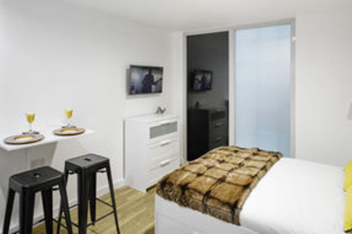 Room 3 of 7