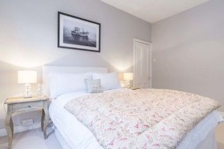Room 5 of 14