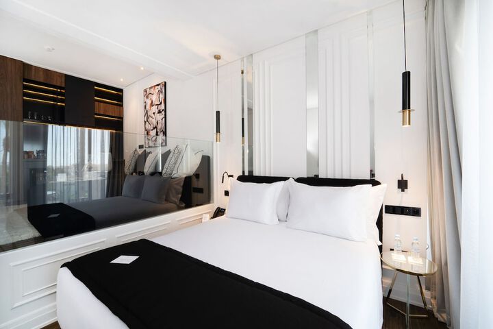 Room 10 of 36