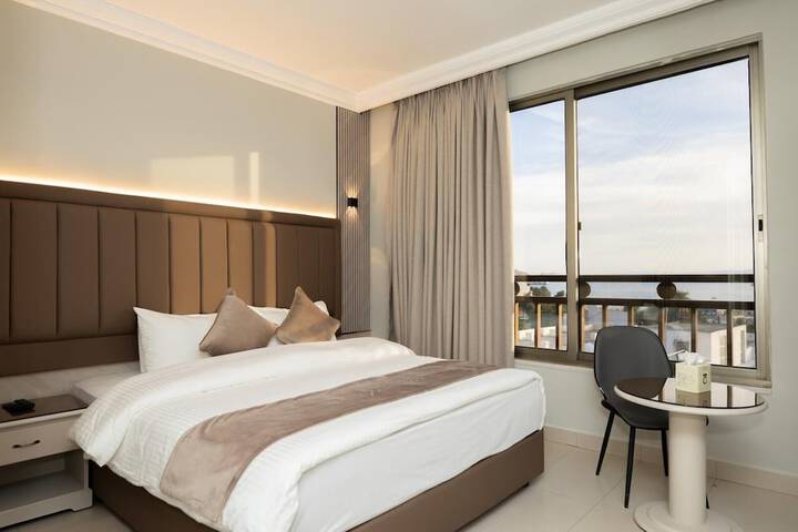Room 46 of 100