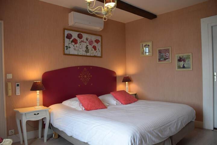 Room 16 of 40