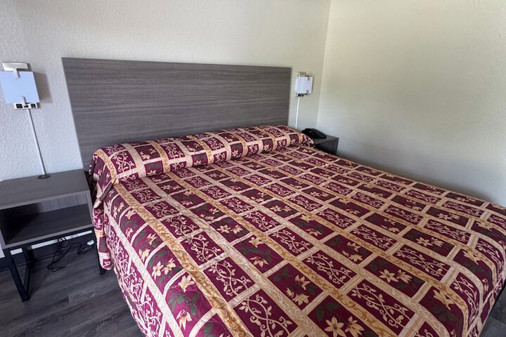 Room 2 of 7