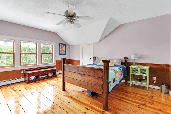 Room 9 of 47