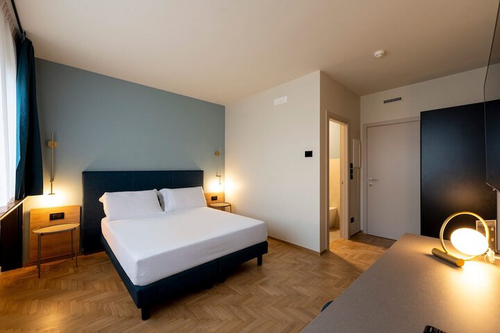 Room 19 of 74