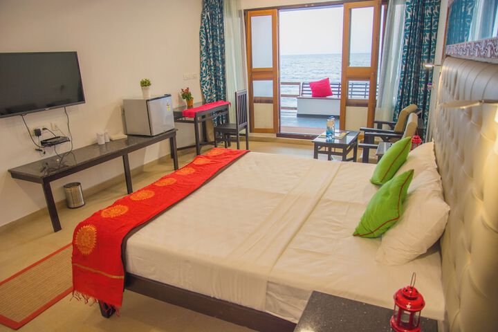 Room 2 of 9