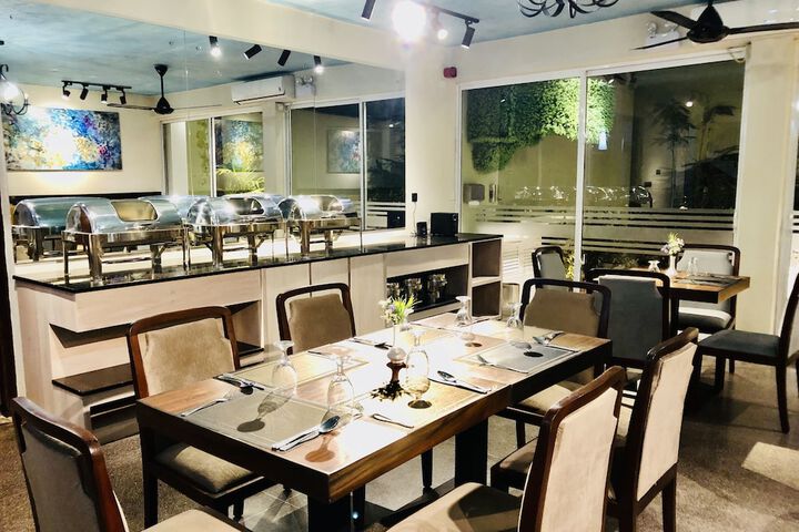 Dining 56 of 66