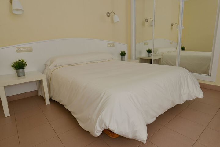 Room 10 of 33