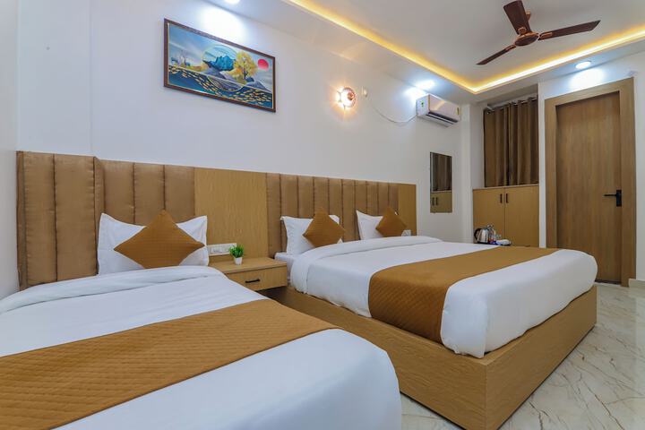 Room 20 of 34