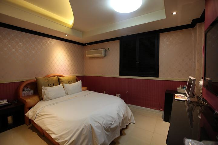 Room 31 of 52